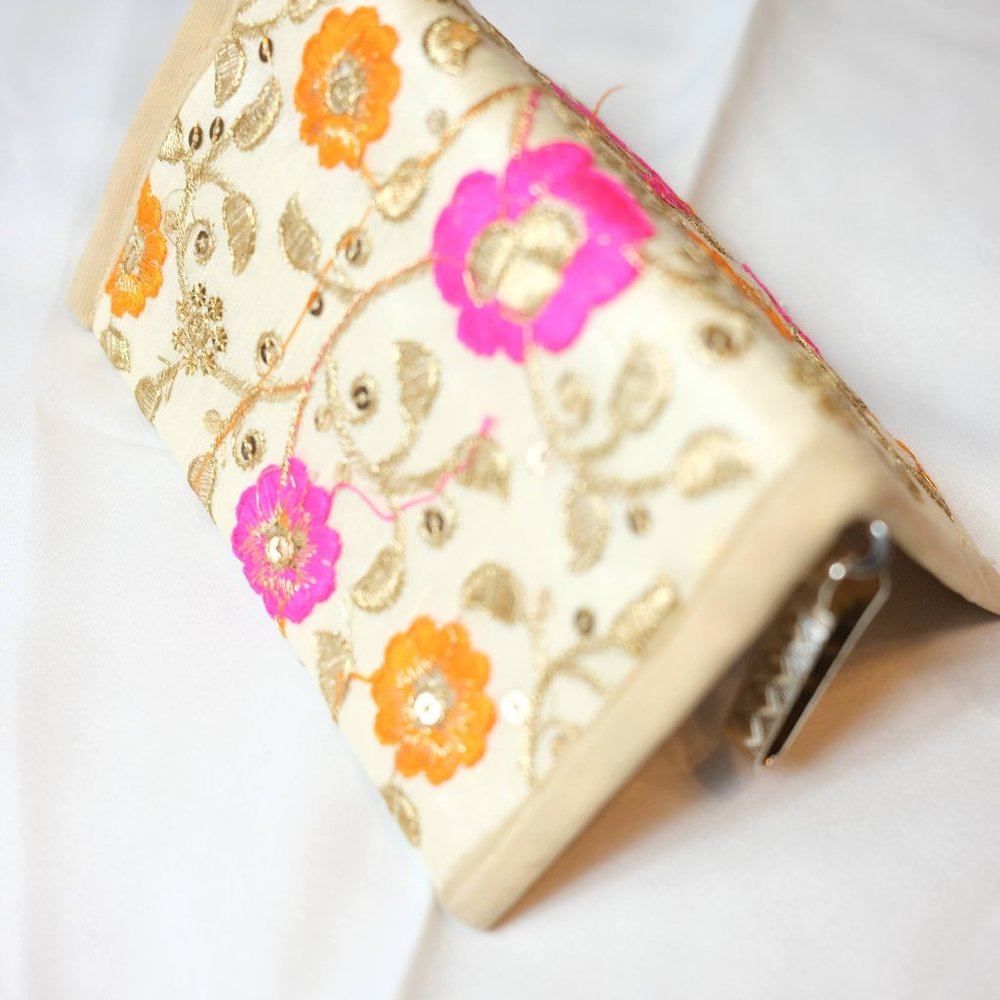 NWT Embroidered Fabric Wallet